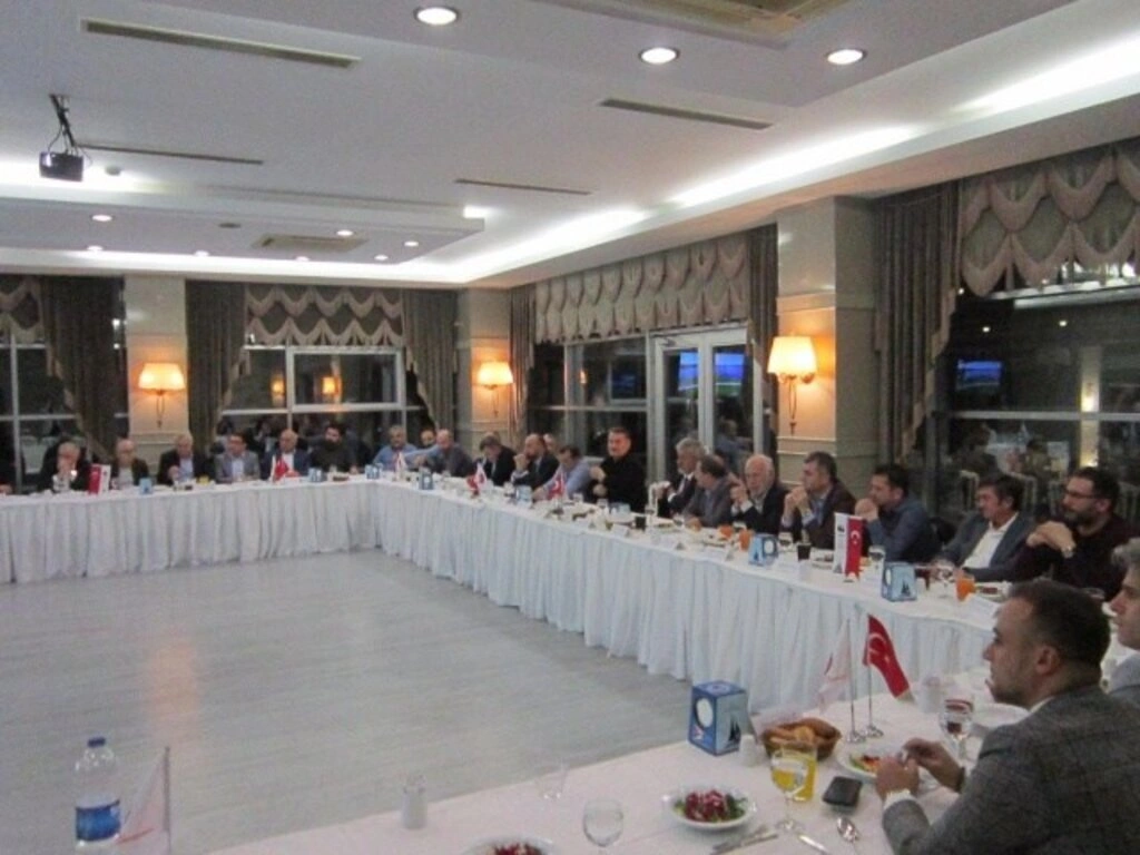 Samsun Yapı Malzemeleri Sektörü İş Yemeği'nde buluştu