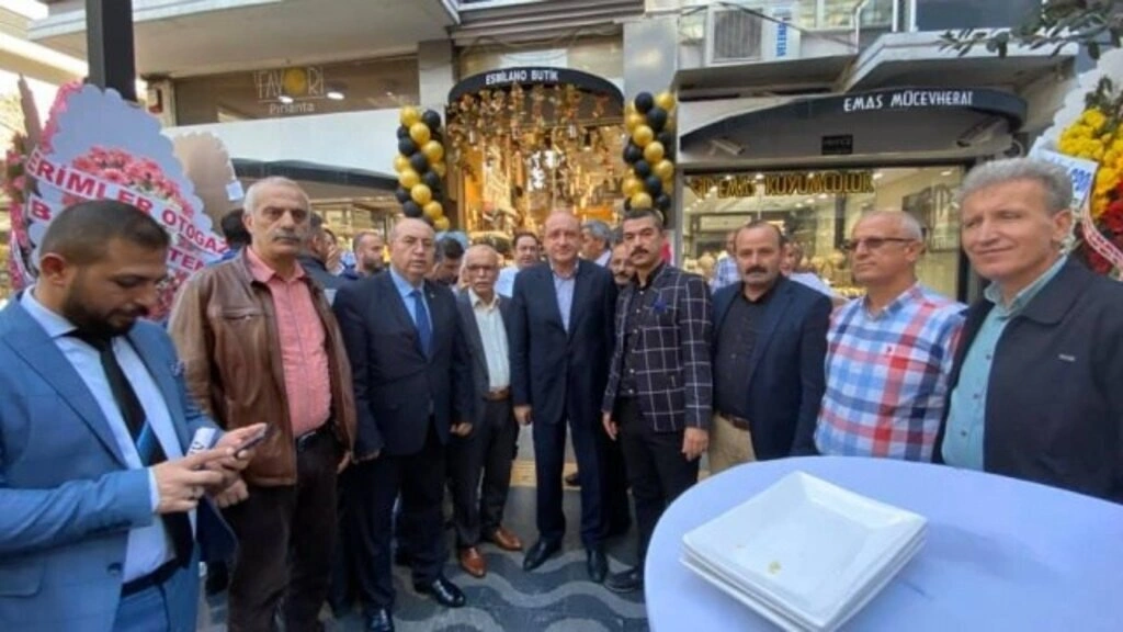 Es Milano Butik Çiftlik Caddesi'nde açıldı