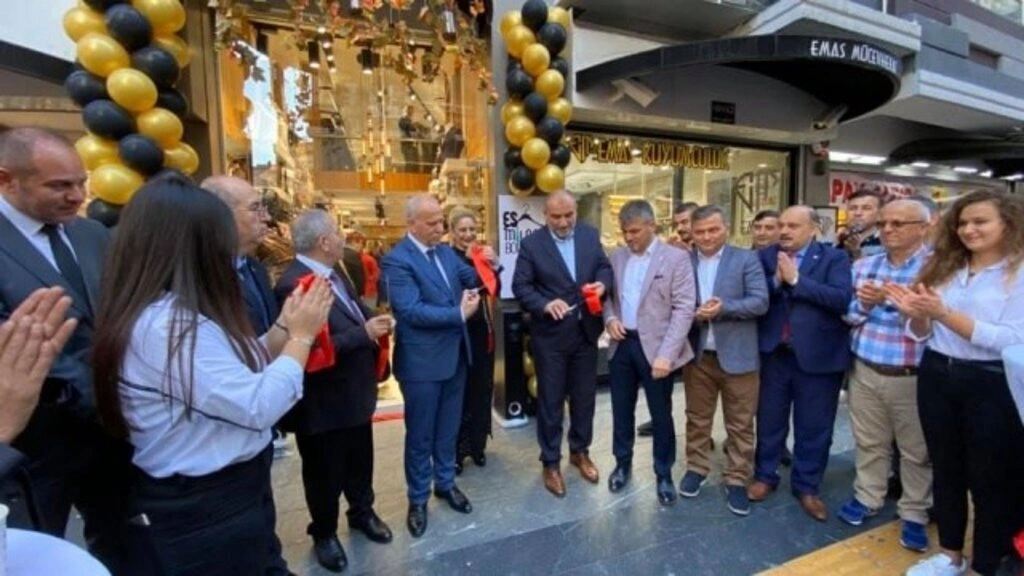 Es Milano Butik Çiftlik Caddesi'nde açıldı