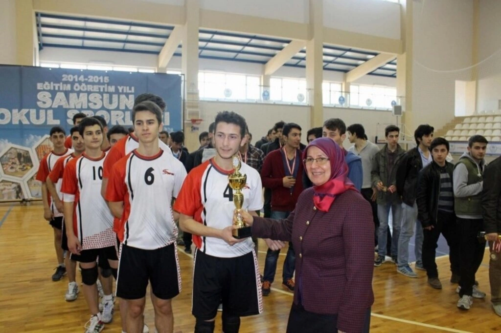 SAMSUN VOLEYBOL GENÇ ERKEKLER VE GENÇ BAYANLAR İL BİRİNCİLİĞİ SONA ERDİ