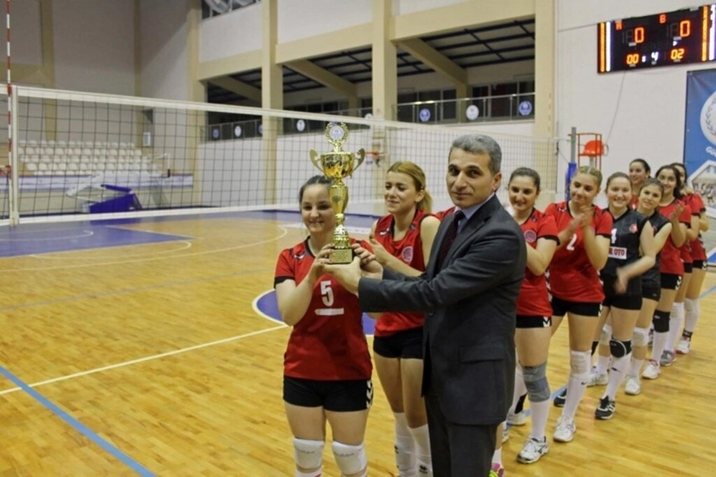 SAMSUN VOLEYBOL GENÇ ERKEKLER VE GENÇ BAYANLAR İL BİRİNCİLİĞİ SONA ERDİ