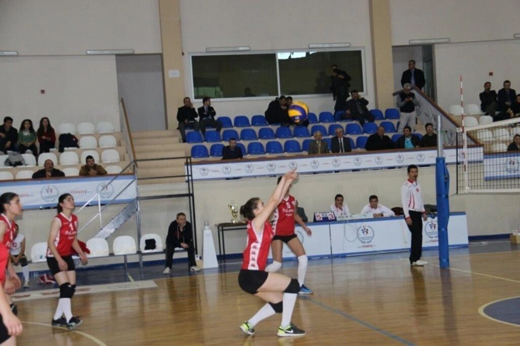 SAMSUN VOLEYBOL GENÇ ERKEKLER VE GENÇ BAYANLAR İL BİRİNCİLİĞİ SONA ERDİ