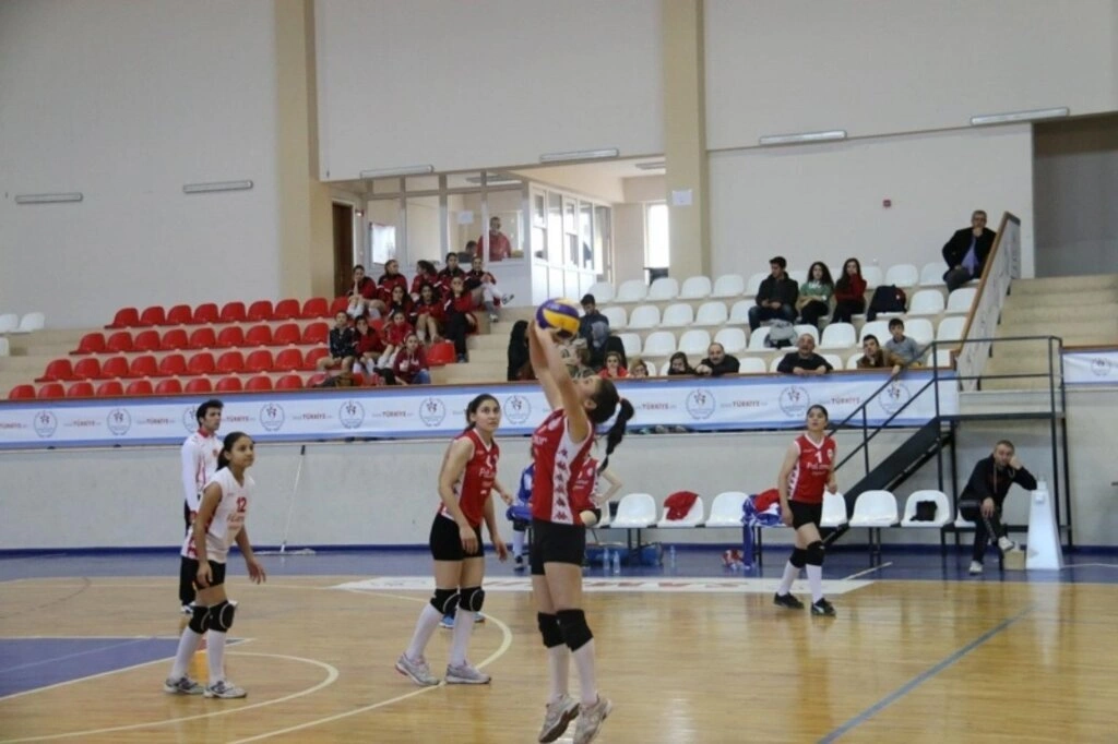 SAMSUN VOLEYBOL GENÇ ERKEKLER VE GENÇ BAYANLAR İL BİRİNCİLİĞİ SONA ERDİ
