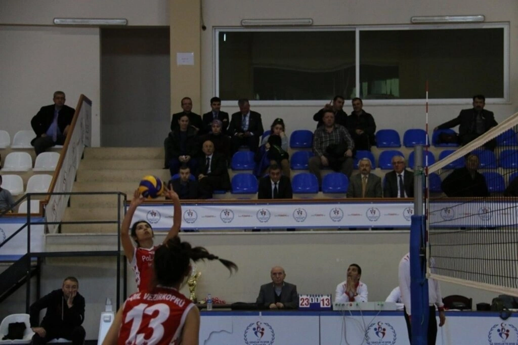 SAMSUN VOLEYBOL GENÇ ERKEKLER VE GENÇ BAYANLAR İL BİRİNCİLİĞİ SONA ERDİ