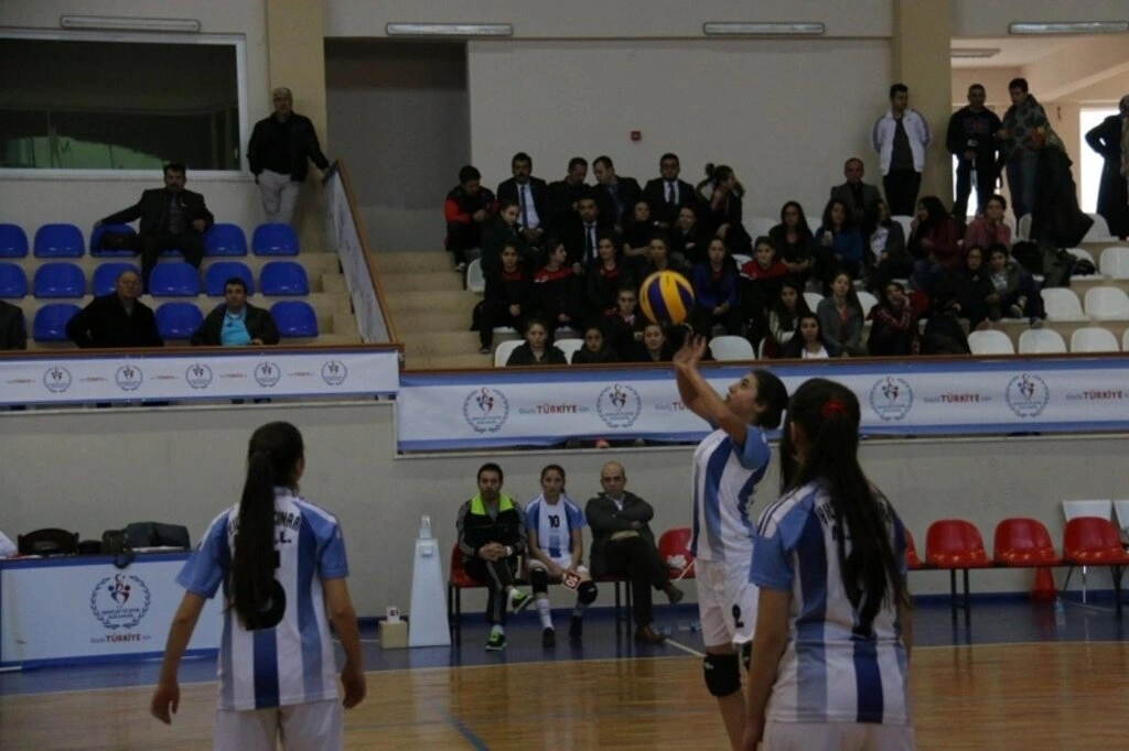 SAMSUN VOLEYBOL GENÇ ERKEKLER VE GENÇ BAYANLAR İL BİRİNCİLİĞİ SONA ERDİ