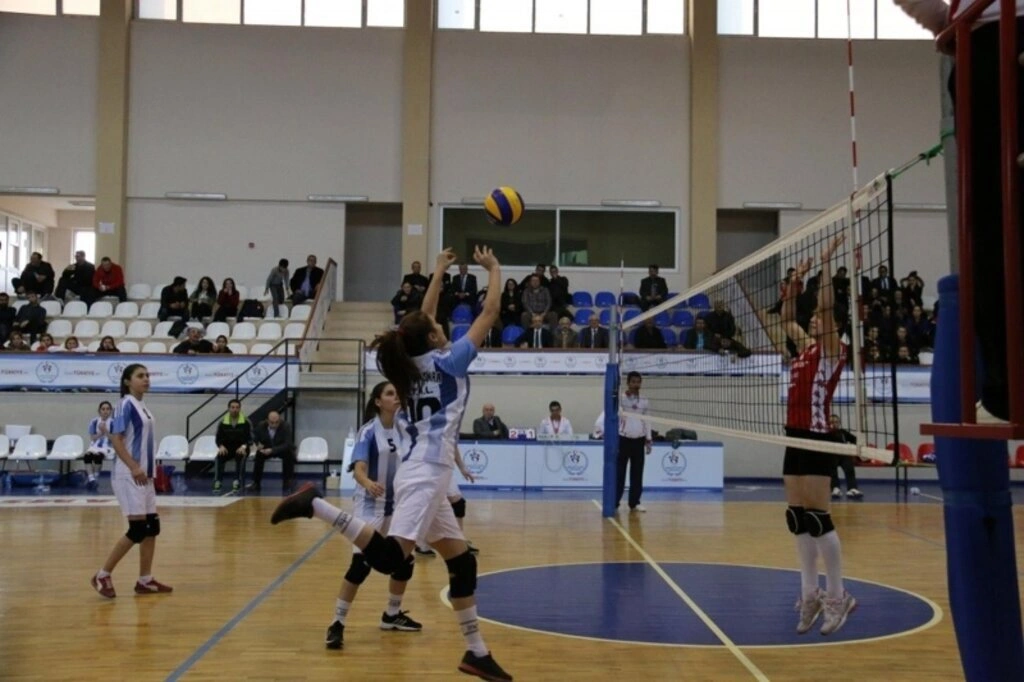 SAMSUN VOLEYBOL GENÇ ERKEKLER VE GENÇ BAYANLAR İL BİRİNCİLİĞİ SONA ERDİ
