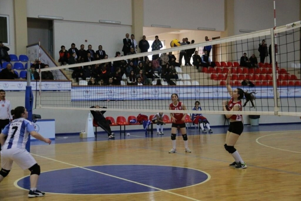 SAMSUN VOLEYBOL GENÇ ERKEKLER VE GENÇ BAYANLAR İL BİRİNCİLİĞİ SONA ERDİ