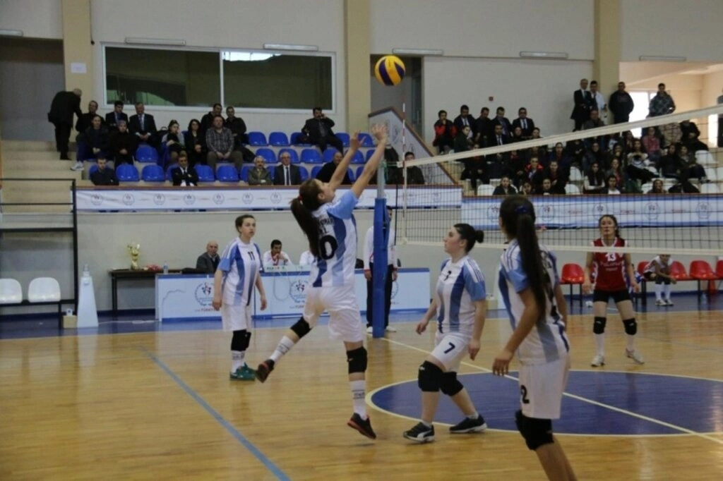 SAMSUN VOLEYBOL GENÇ ERKEKLER VE GENÇ BAYANLAR İL BİRİNCİLİĞİ SONA ERDİ