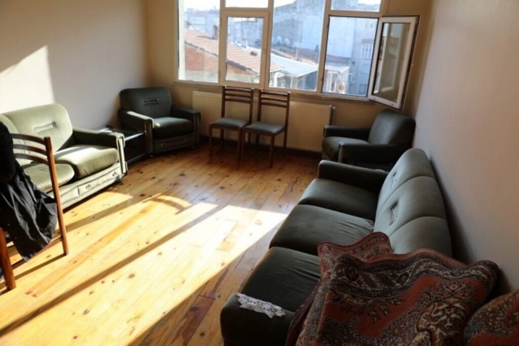 Vefat eden babasının tüm ev eşyalarını bağışladı