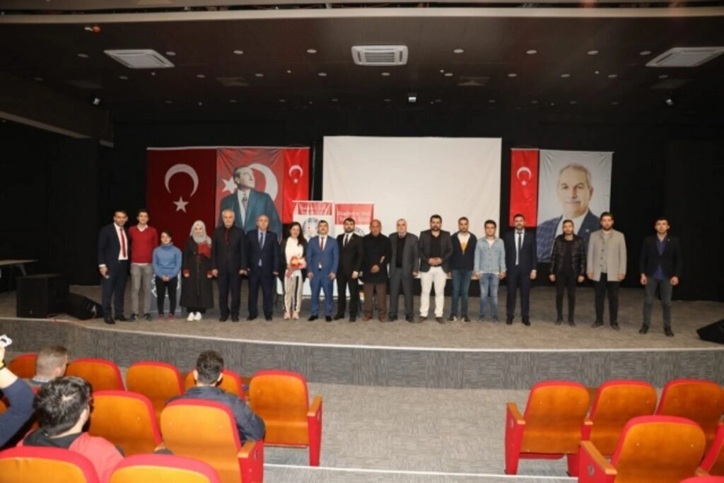 Bilgehan Yahya Atasoy İlkadım Kent Konseyi Gençlik Meclisi Başkanı oldu