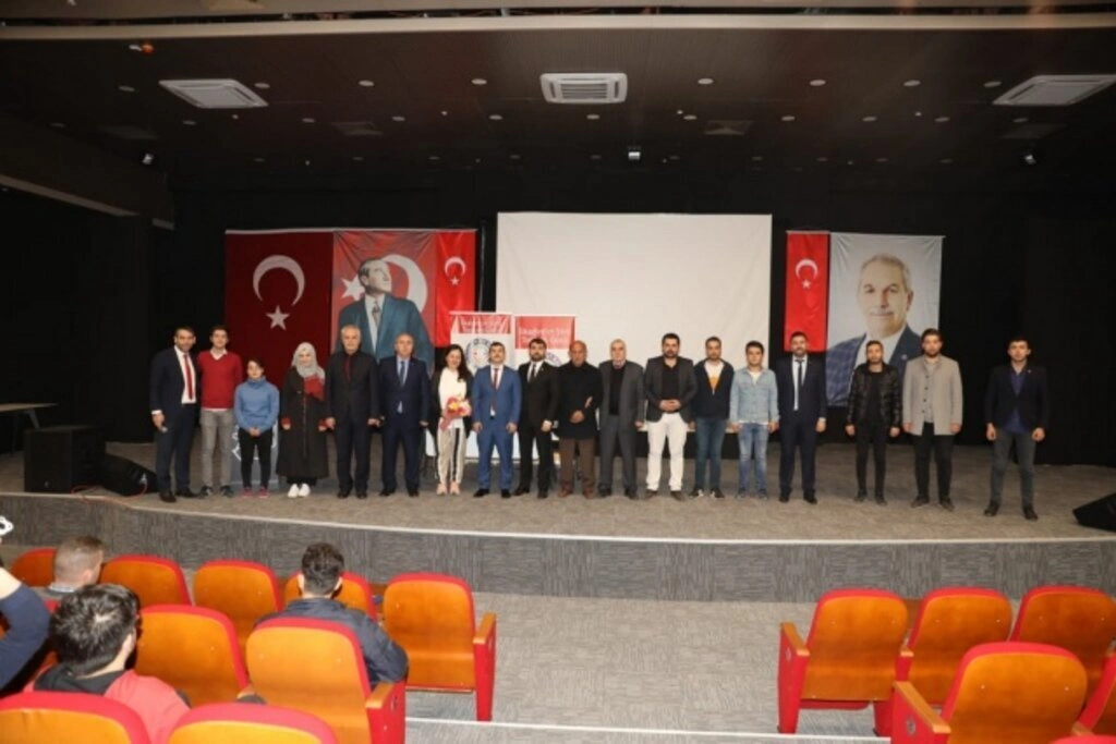 Bilgehan Yahya Atasoy İlkadım Kent Konseyi Gençlik Meclisi Başkanı oldu