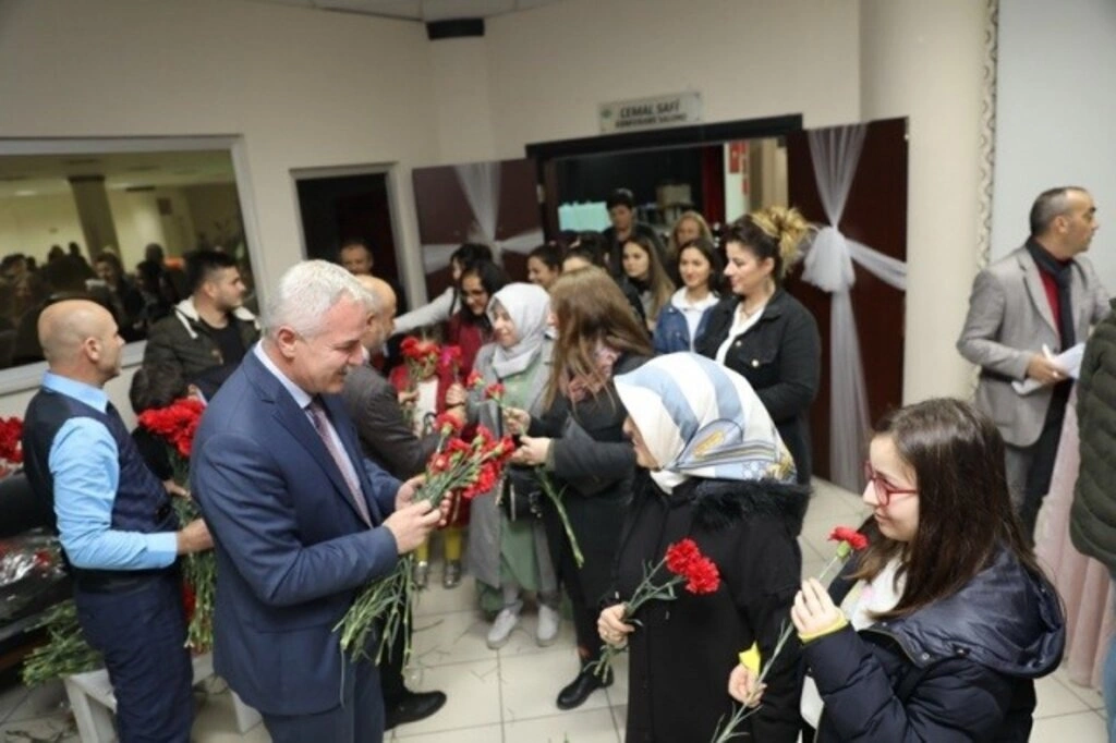 İlkadım Belediyesi'nden Öğretmenler Günü Kutlaması