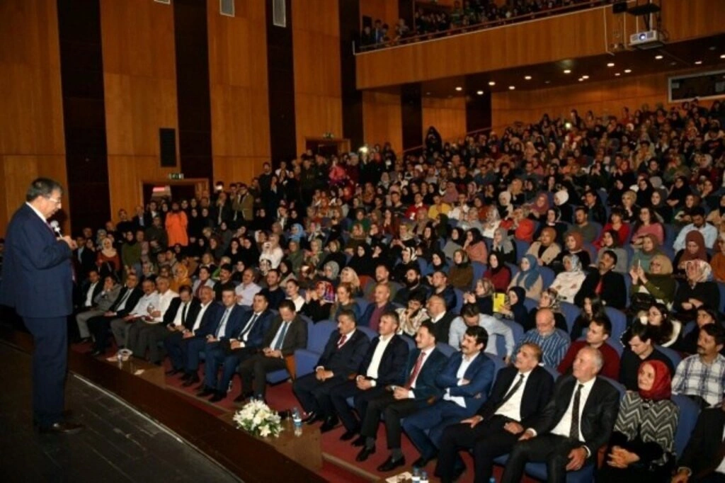 Eğitim-Bir-Sen’den Hayati İnanç Konferansı!
