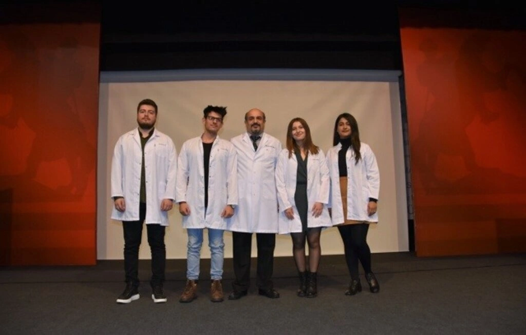 Genç Diş Hekimi Adayları Beyaz Önlüklerini Giydi