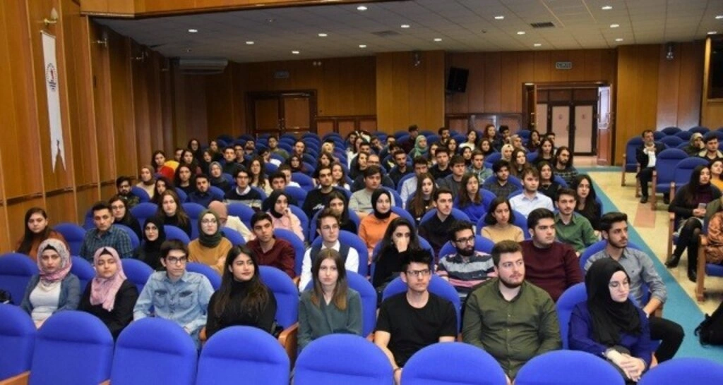 Genç Diş Hekimi Adayları Beyaz Önlüklerini Giydi