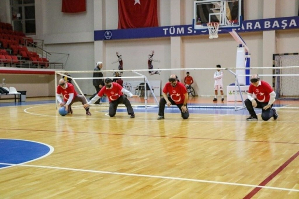 Samsun protokolü ile engelliler çeşitli branşlarda turnuva yaptılar