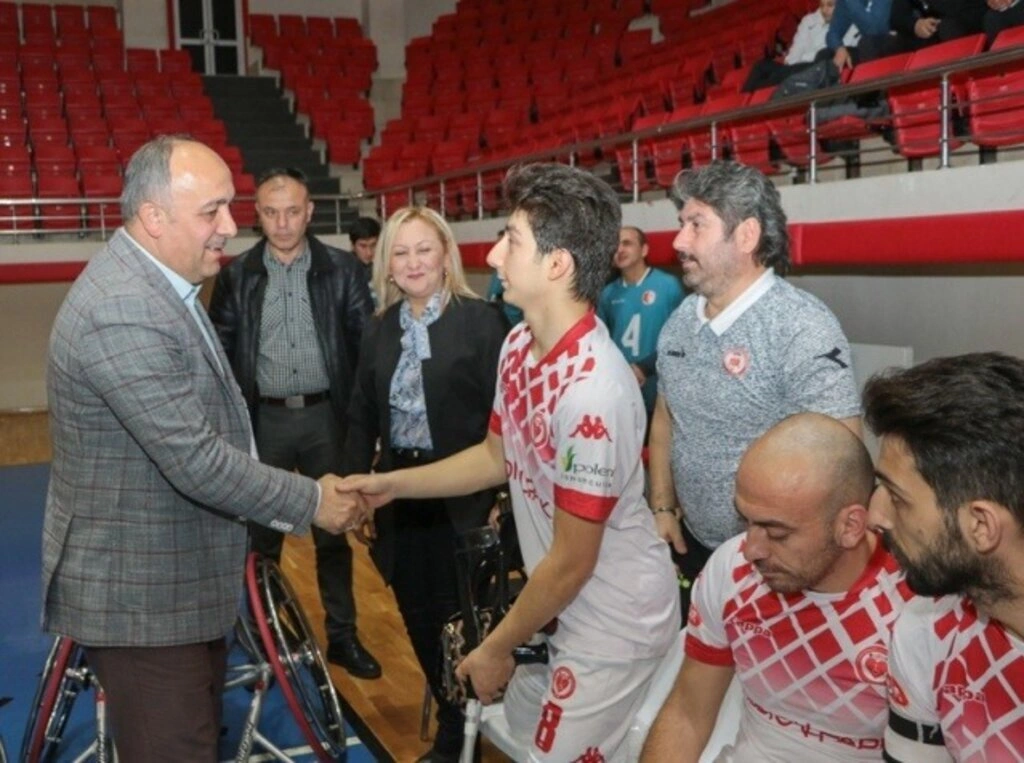 Samsun protokolü ile engelliler çeşitli branşlarda turnuva yaptılar