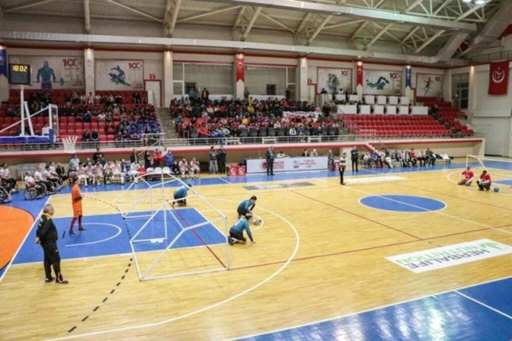 Samsun protokolü ile engelliler çeşitli branşlarda turnuva yaptılar