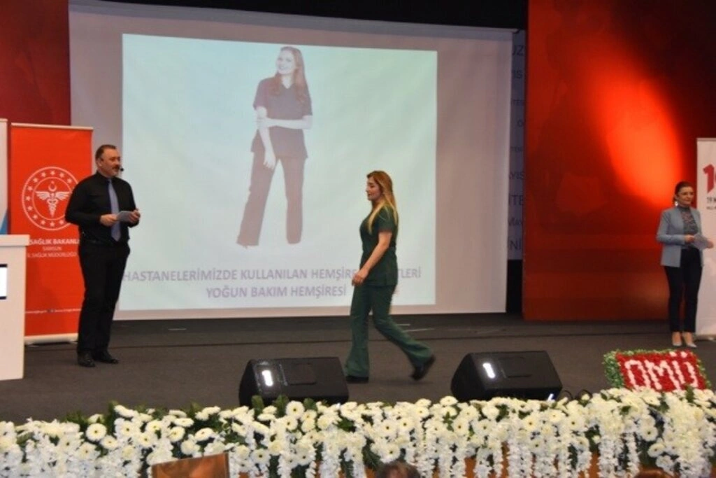 Geçmişten Günümüze Hemşirelik Kıyafetleri Defilesi OMÜ’de Sergilendi