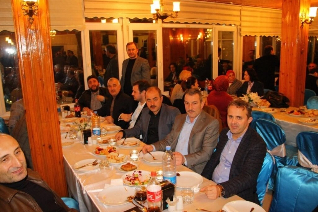 AK Parti Samsun İl Başkan Adayı Muharrem Göksel'in delegelere vermiş olduğu yemek programı