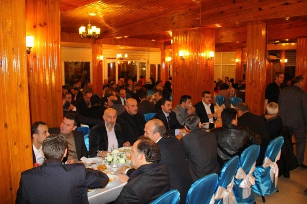 AK Parti Samsun İl Başkan Adayı Muharrem Göksel'in delegelere vermiş olduğu yemek programı