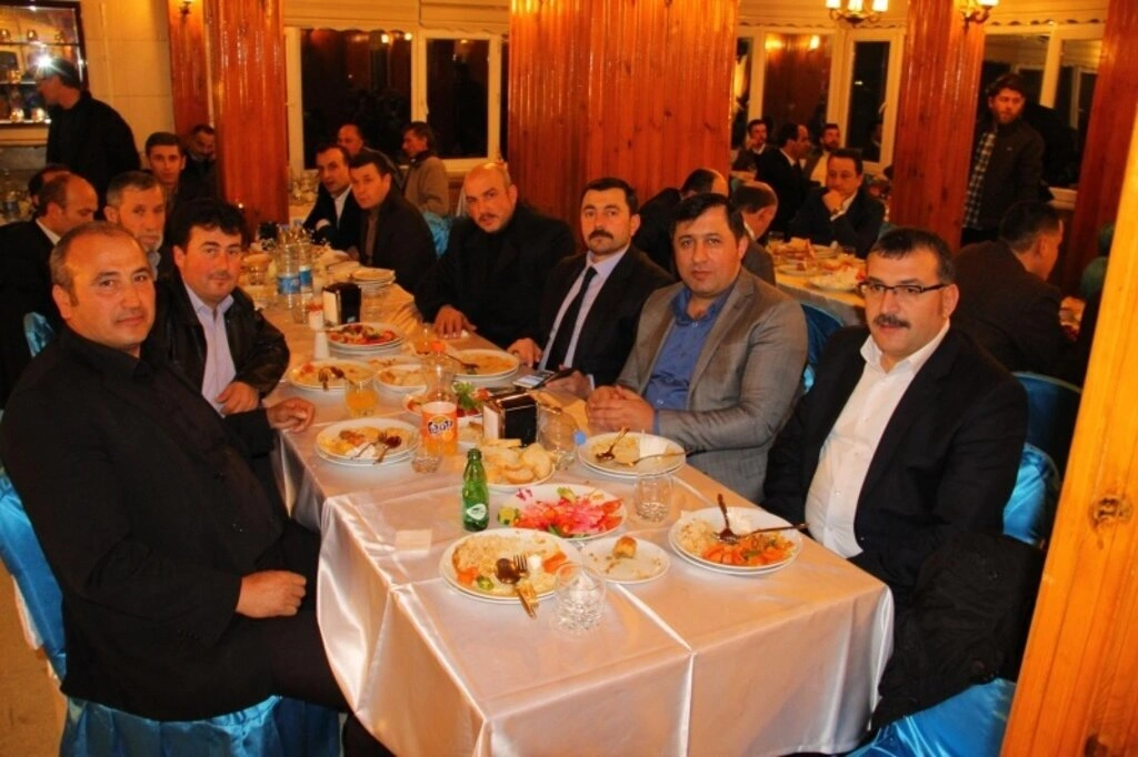 AK Parti Samsun İl Başkan Adayı Muharrem Göksel'in delegelere vermiş olduğu yemek programı