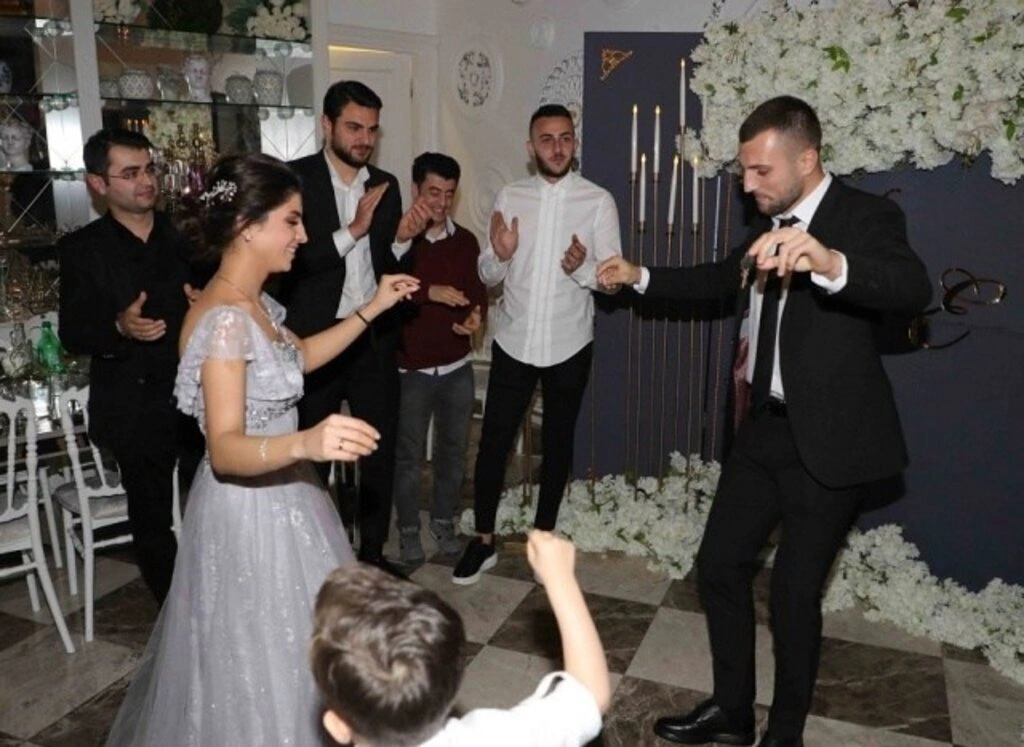 Ercan Yazıcı Harika Ergan ile nişanlandı
