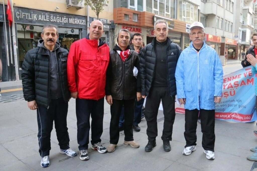 Samsun'da sağlıklı beslenme ve hareketli yaşam yürüyüşü yapıldı