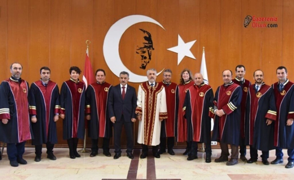 OMÜ’de Aşama Kaydeden Öğretim Üyeleri Biniş Giydi