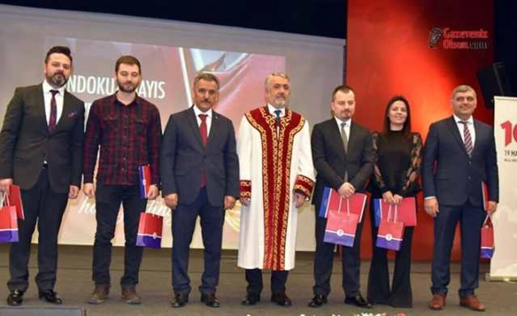 OMÜ’de Aşama Kaydeden Öğretim Üyeleri Biniş Giydi