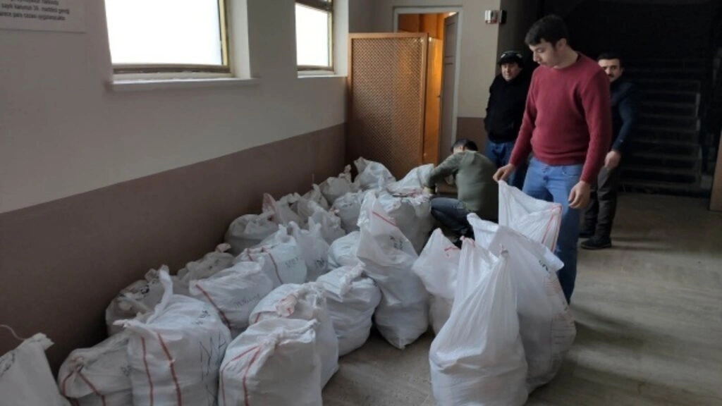 Bafra'da Depremzedelere Yardım Kampanyası