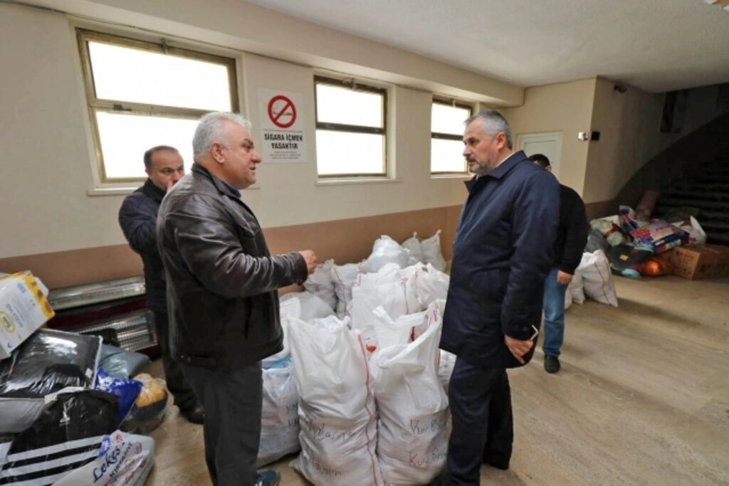 Bafra'da Depremzedelere Yardım Kampanyası
