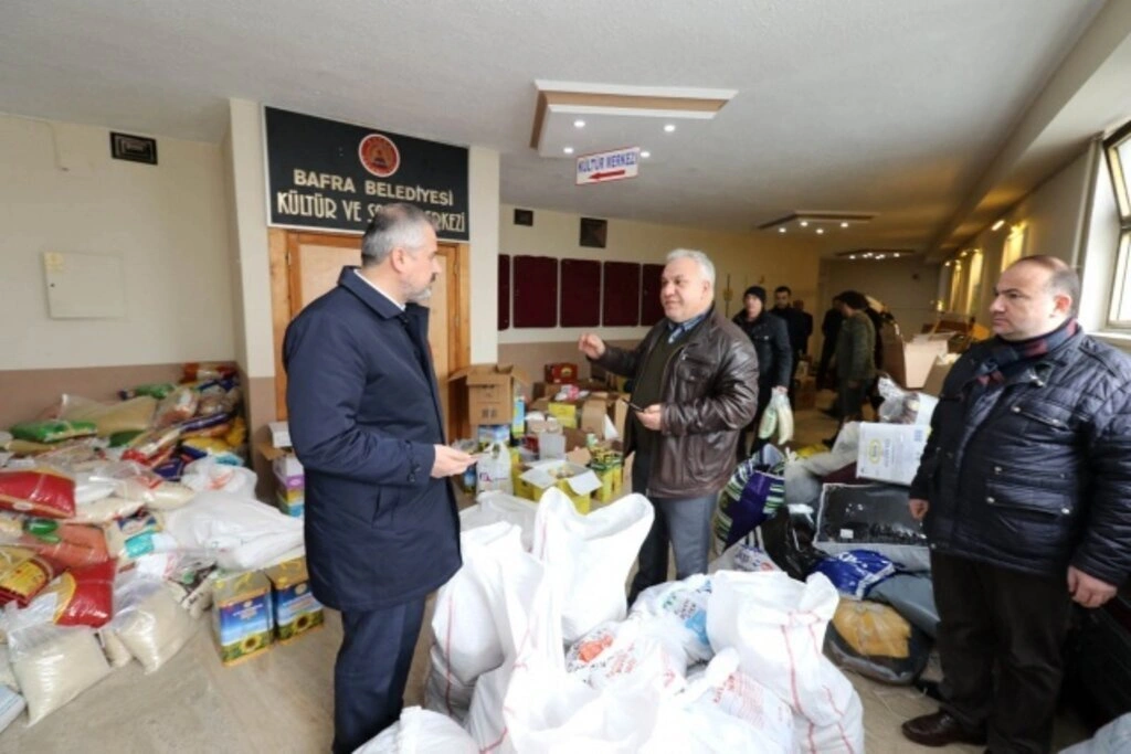 Bafra'da Depremzedelere Yardım Kampanyası