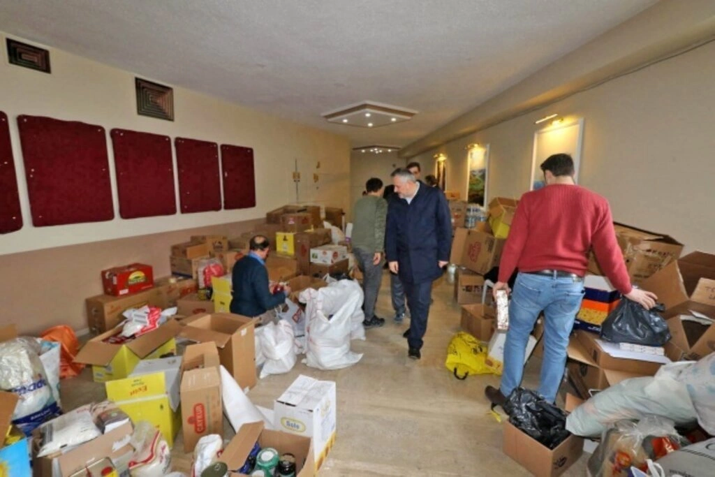 Bafra'da Depremzedelere Yardım Kampanyası