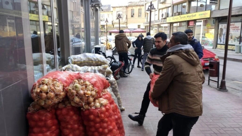 Bafra'da Depremzedelere Yardım Kampanyası