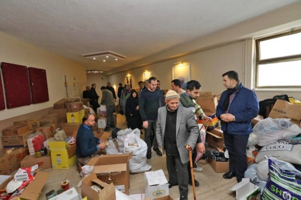 Bafra'da Depremzedelere Yardım Kampanyası