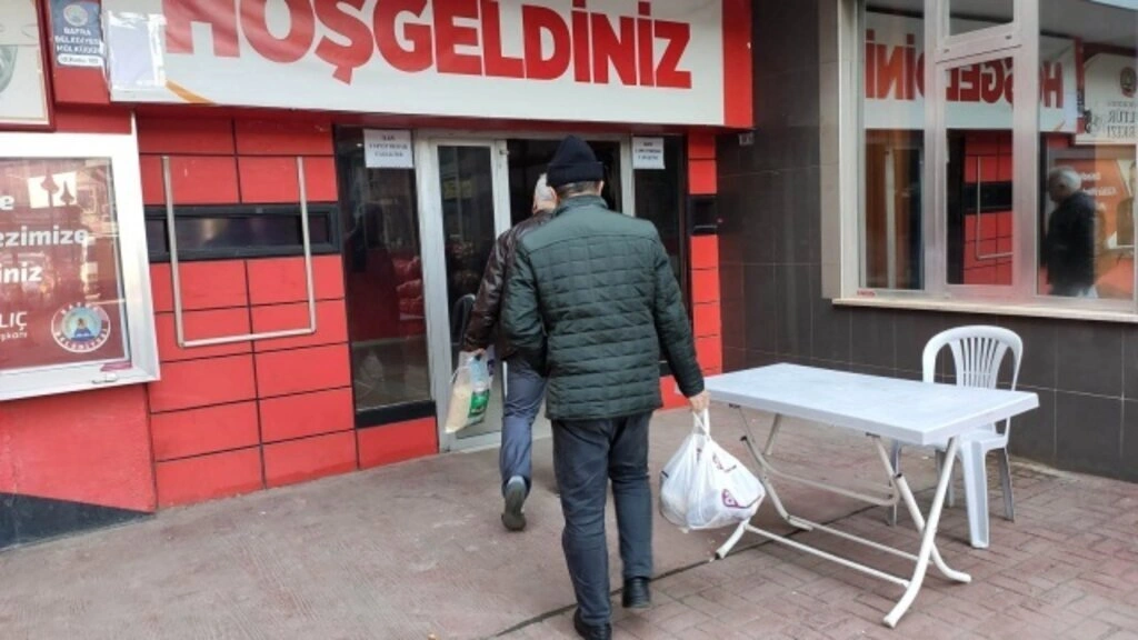 Bafra'da Depremzedelere Yardım Kampanyası