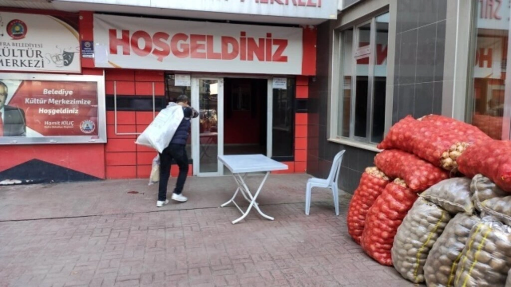 Bafra'da Depremzedelere Yardım Kampanyası