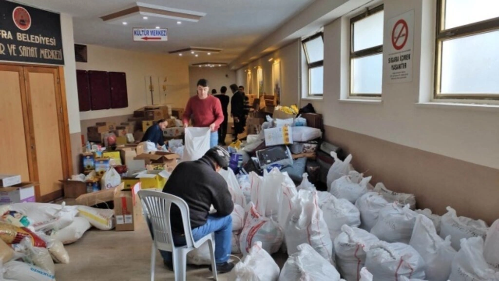 Bafra'da Depremzedelere Yardım Kampanyası