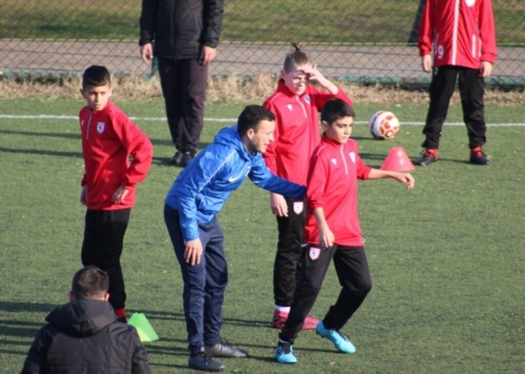 Genk Takımının Antrenörlerinden Saha Antrenmanı