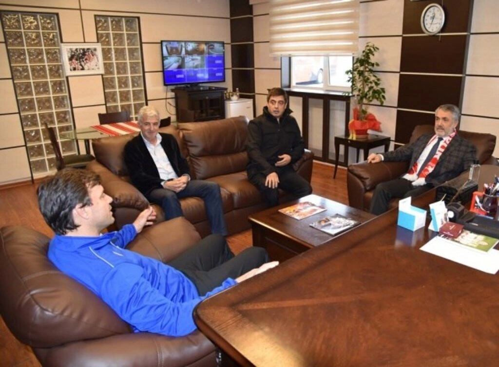 Rektör Bilgiç Samsunspor'u Ziyaret Etti