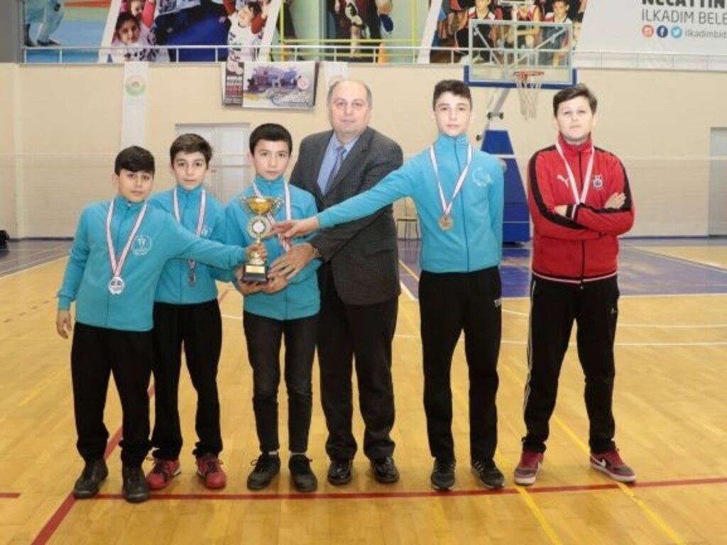 Okullar Arası Badminton Yıldızlar İl Birinciliği Müsabakaları Sona Erdi