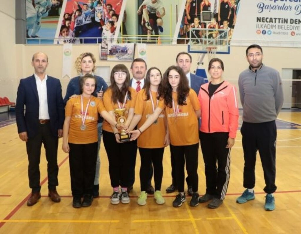 Okullar Arası Badminton Yıldızlar İl Birinciliği Müsabakaları Sona Erdi