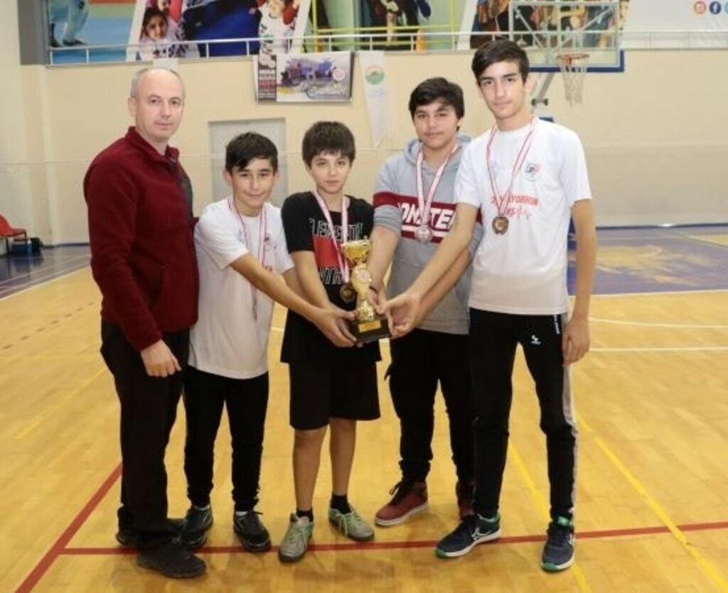 Okullar Arası Badminton Yıldızlar İl Birinciliği Müsabakaları Sona Erdi