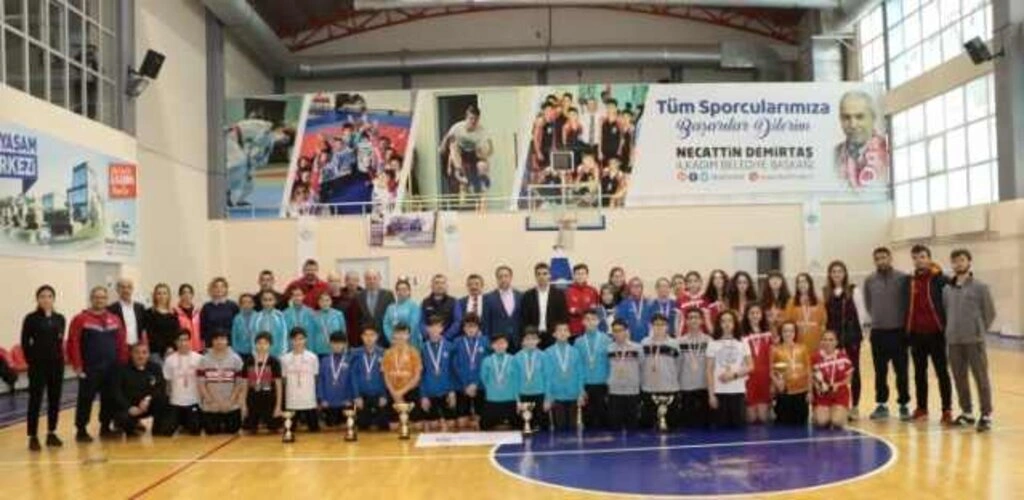 Okullar Arası Badminton Yıldızlar İl Birinciliği Müsabakaları Sona Erdi