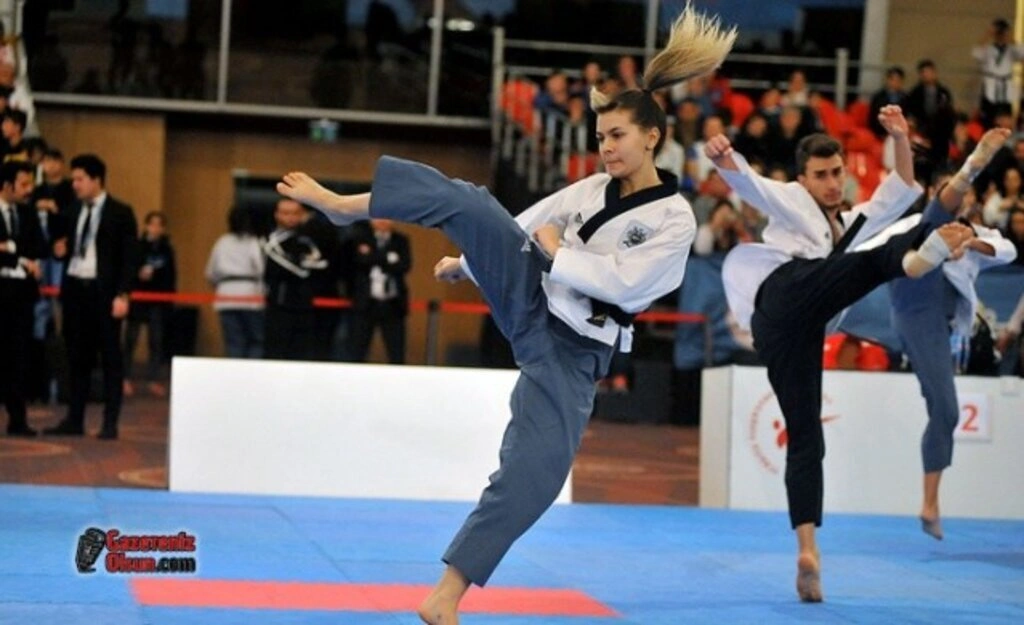 Taekwondoculardan Madalya Yağmuru