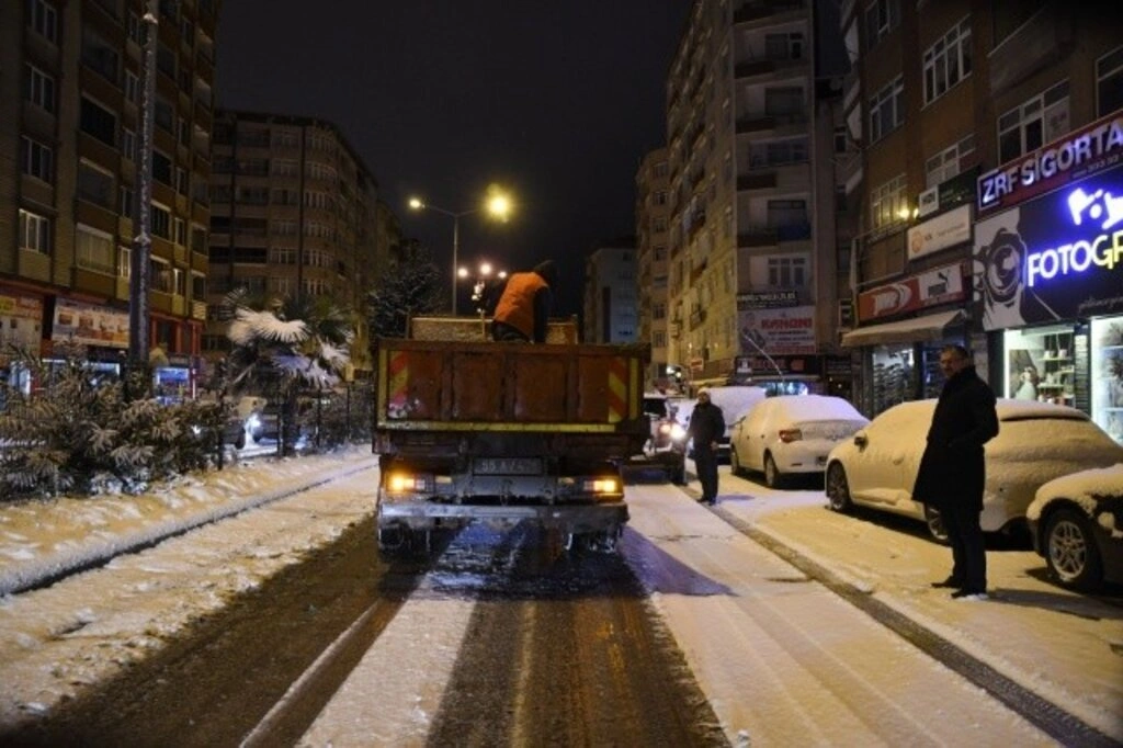 Samsun Büyükşehir’den Kar Seferberliği
