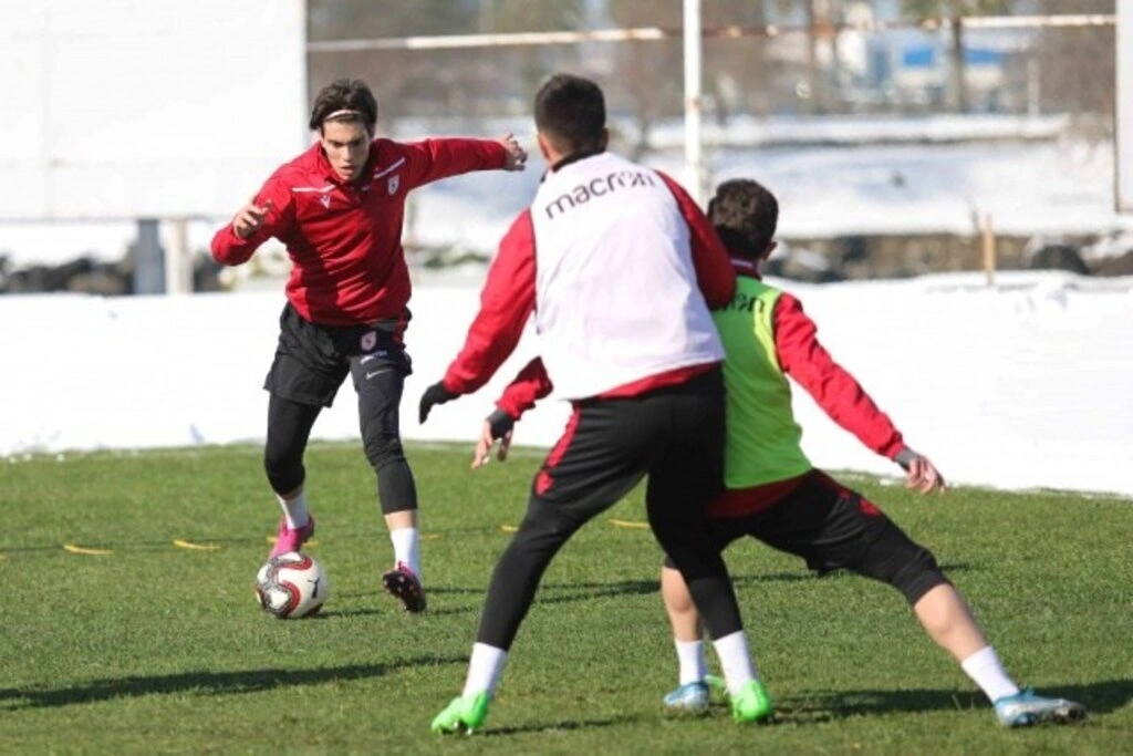 Samsunspor'da Yılın İlk Karlı Antrenmanı