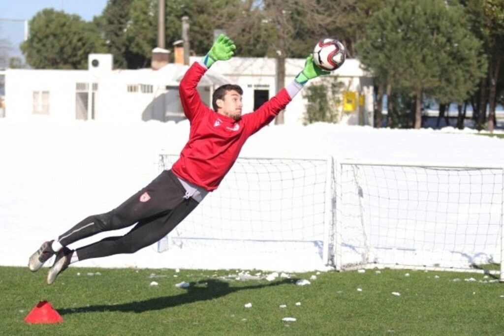 Samsunspor'da Yılın İlk Karlı Antrenmanı