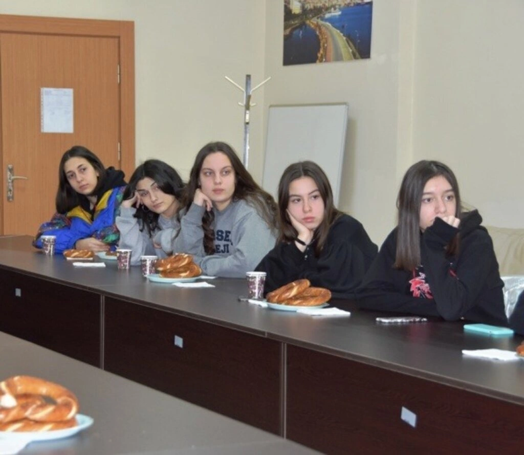 Geleceğin Bilim Kadınları Doç. Dr. Ayşenur Büyükgöze Kavas ile Buluştu